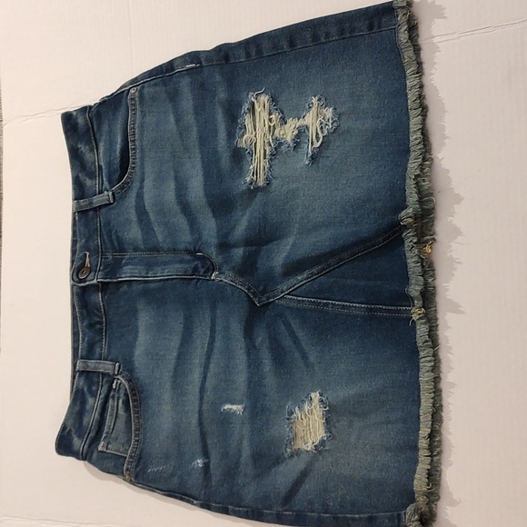 Arizona Distressed Jean Skirt Fringing at Bottom W/ Pockets sz 13 Juniors - Picture 1 of 4